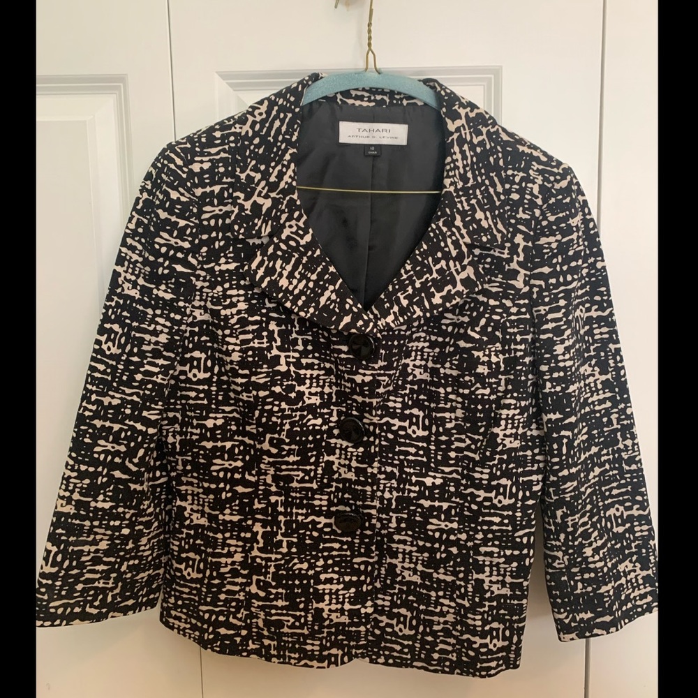 Excellent Condition Tahari Women’s Jacket Sz. 10